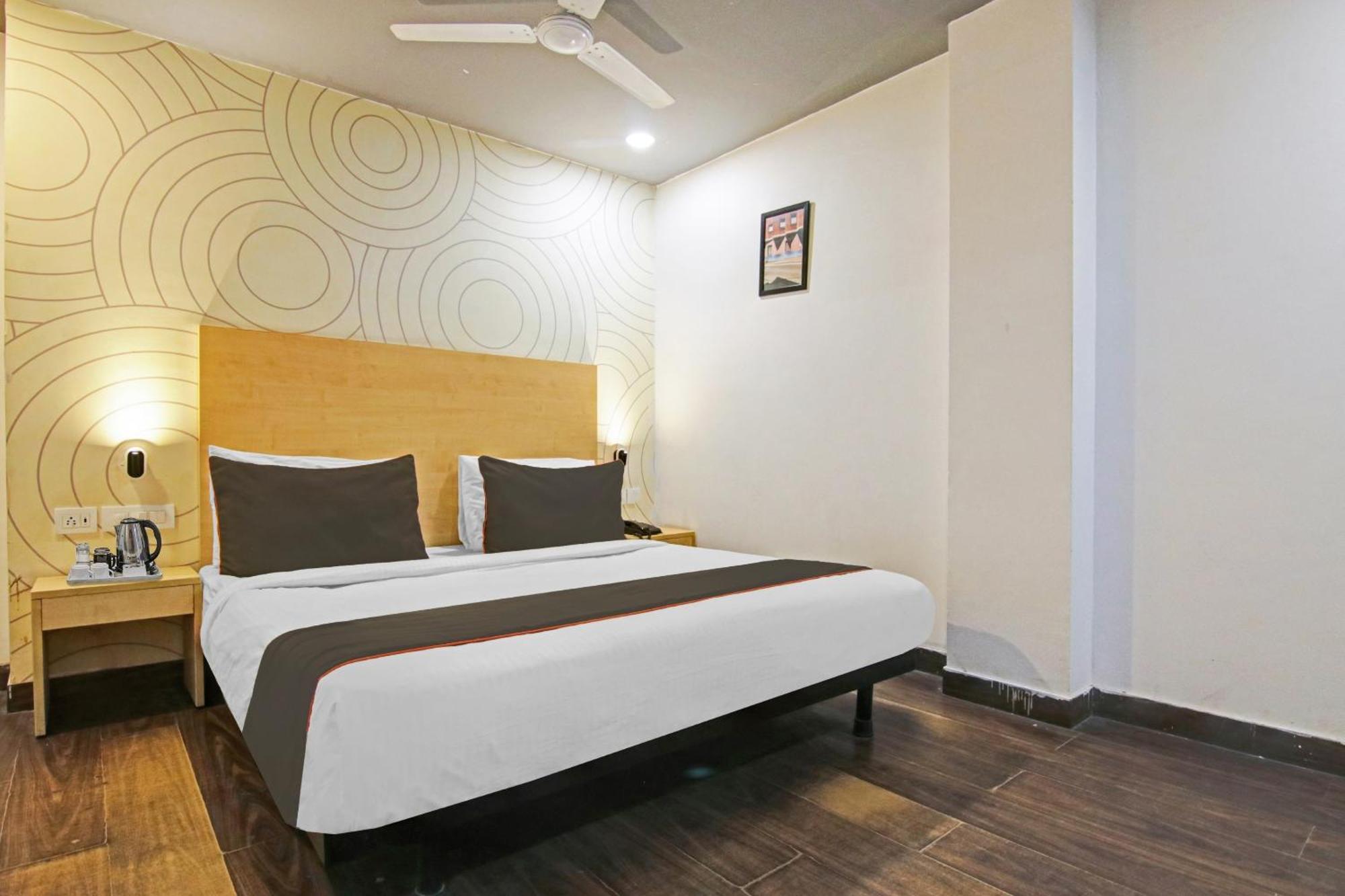 Collection O Slf Mall Sector 30 Hotel Faridabad Exterior foto