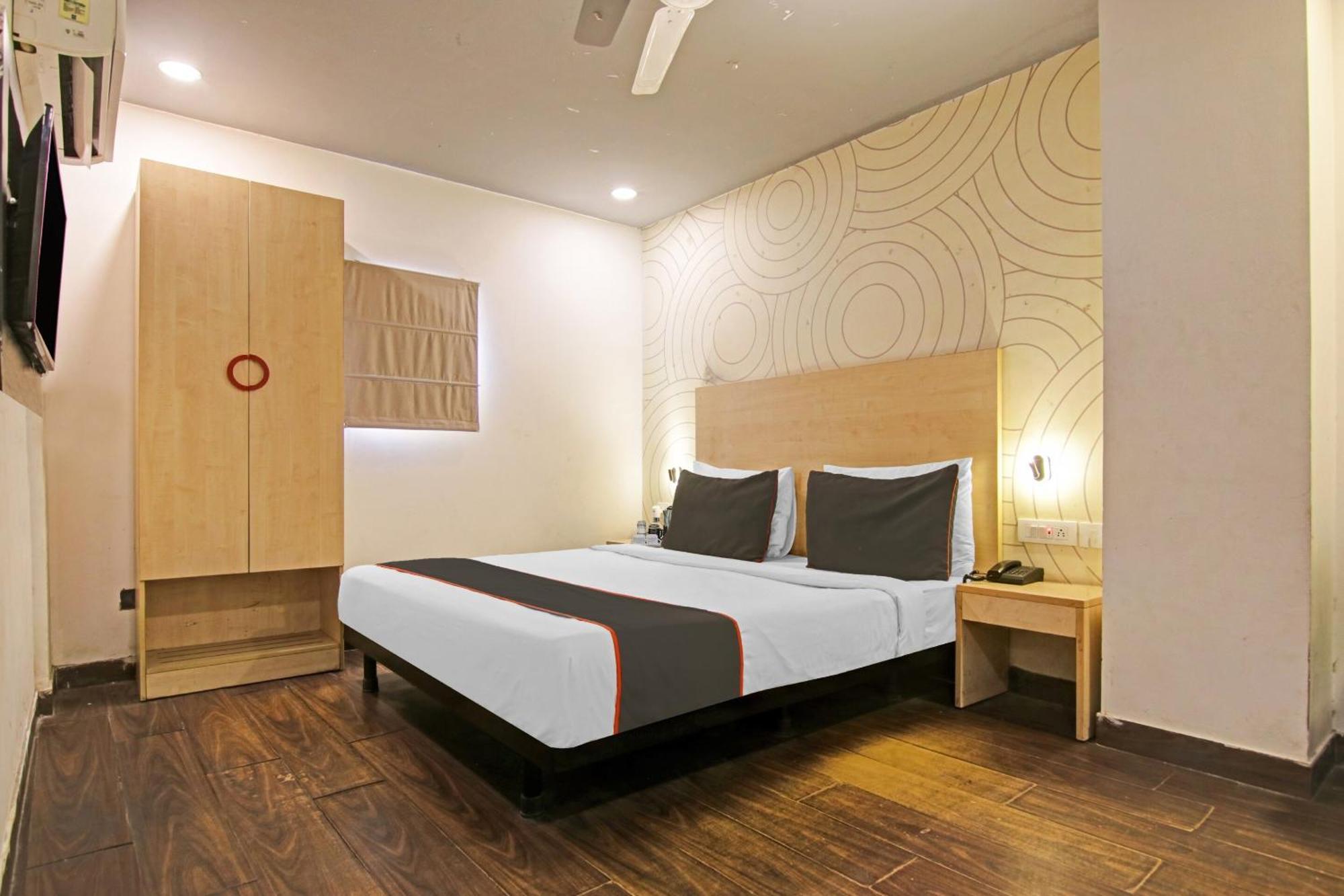 Collection O Slf Mall Sector 30 Hotel Faridabad Exterior foto